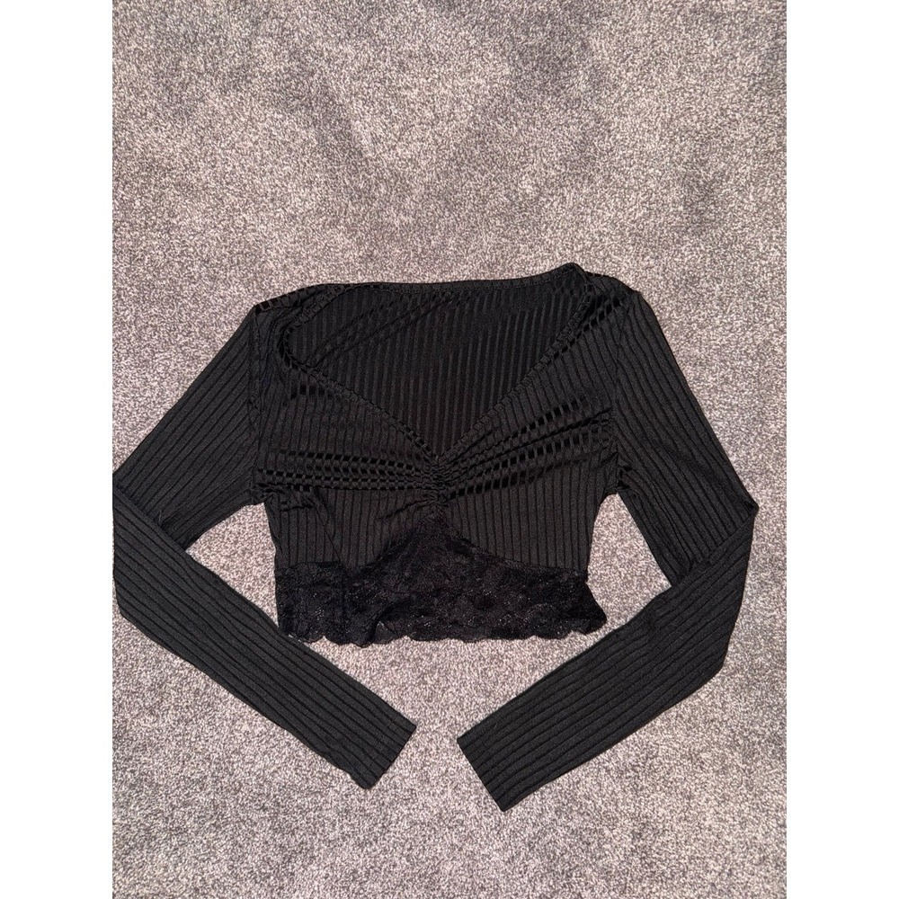 Black Cropped Long Sleeve Women's Top‎